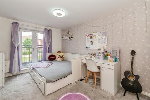 4 bedroom end of terrace house for sale, Clenshaw Path, BASILDON, Essex, SS14