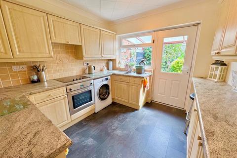 1 bedroom semi-detached bungalow for sale, Bradwell rOAD, Lowton