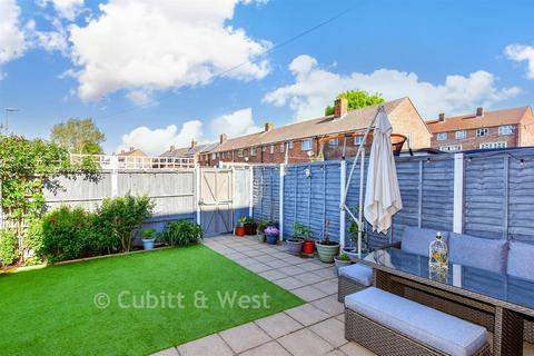 3 bedroom end of terrace house for sale, Bondfields Crescent, Havant PO9
