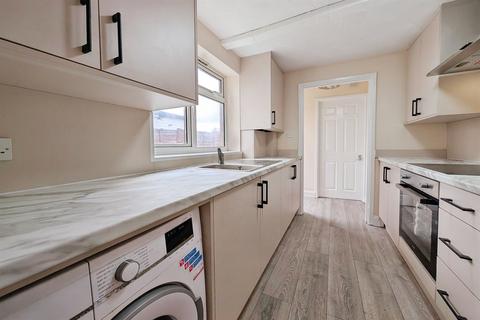 3 bedroom semi-detached house to rent, Southampton SO16