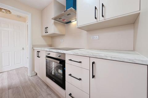 3 bedroom semi-detached house to rent, Southampton SO16
