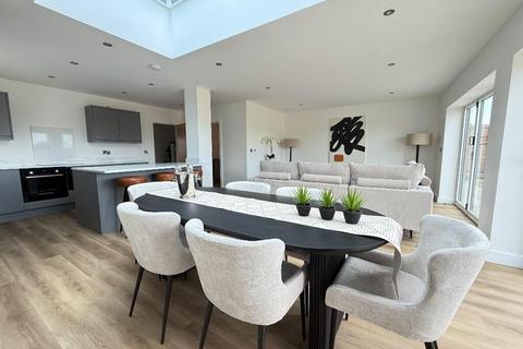 5 bedroom detached house to rent, The Old Coal Yard, Northwold, THETFORD