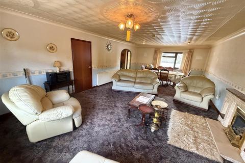 2 bedroom detached bungalow for sale, Ty Mawr, Llanybydder