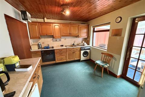 2 bedroom detached bungalow for sale, Ty Mawr, Llanybydder