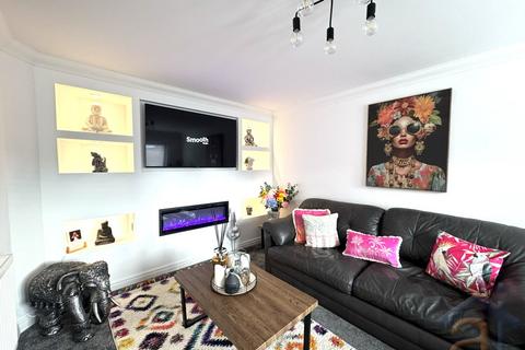 3 bedroom detached house for sale, Neales Fold, Southport, PR9 8HW