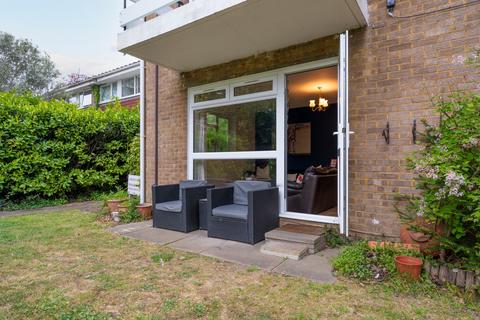 2 bedroom apartment for sale, Oakdene Court, Walton-on-Thames, KT12