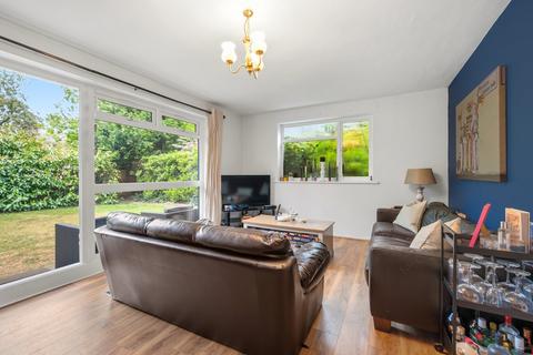 2 bedroom apartment for sale, Oakdene Court, Walton-on-Thames, KT12