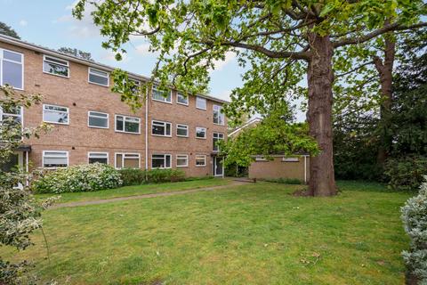Oakdene Court, Walton-on-Thames, KT12