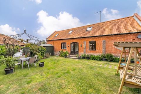 3 bedroom chalet for sale, Grub Street, Happisburgh