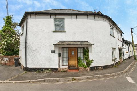 2 bedroom end of terrace house for sale, Fore Street, Ide, Exeter