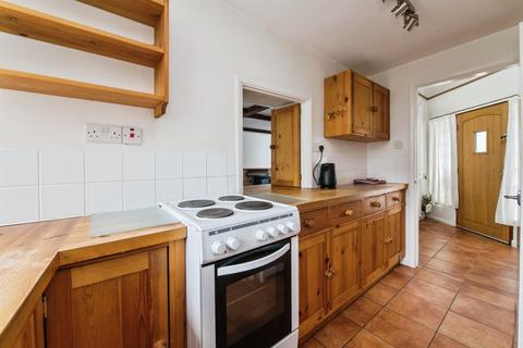 2 bedroom end of terrace house for sale, Fore Street, Ide, Exeter