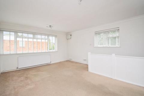2 bedroom maisonette for sale, Devoke Way, Walton-on-Thames, KT12
