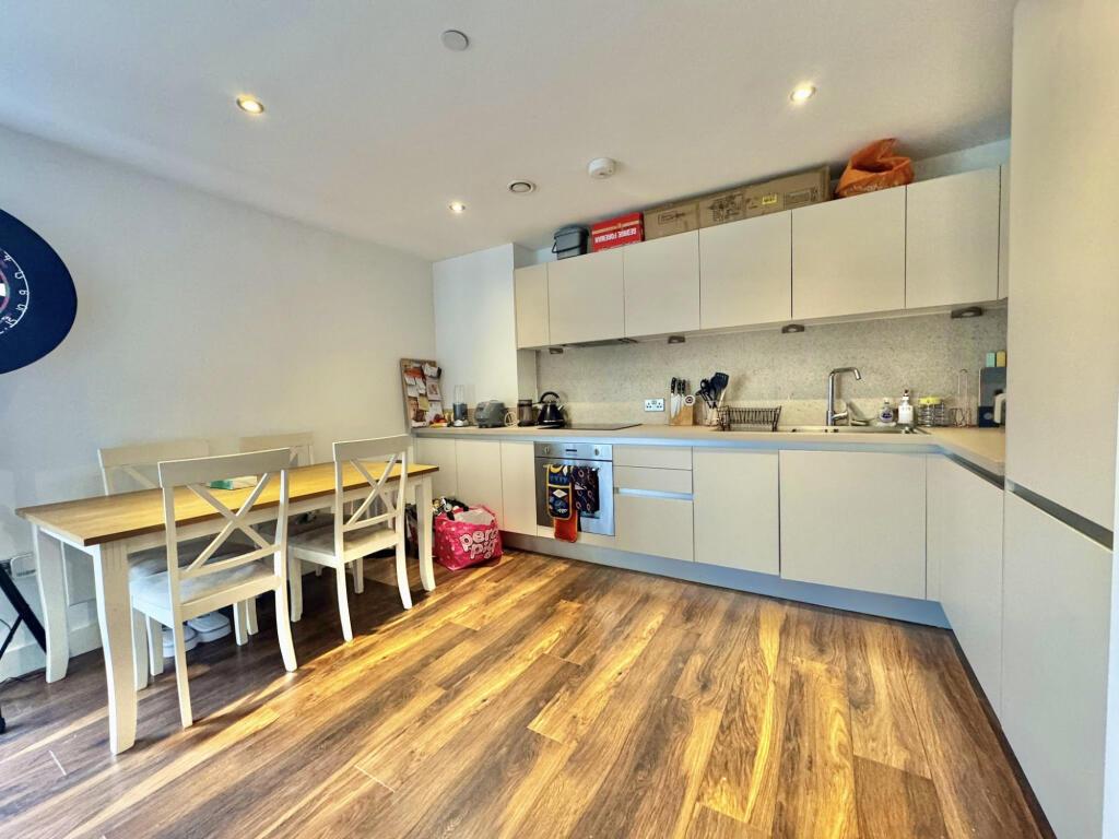 Apartment in Salford, Ordsall, Greater Manchester - View 3