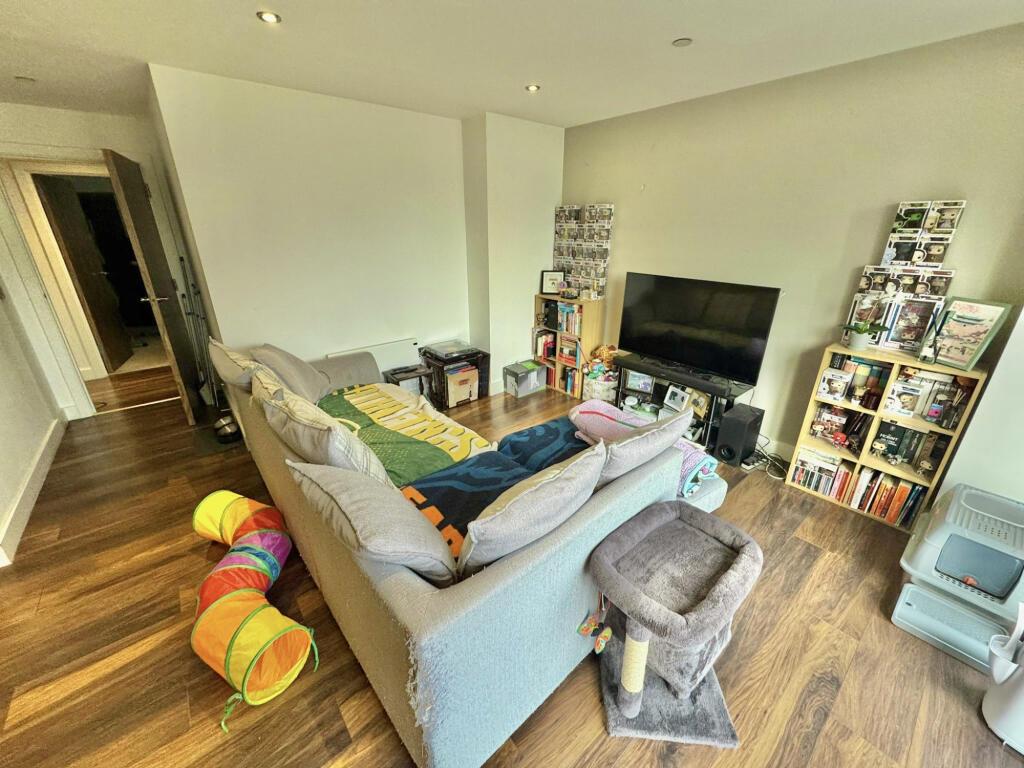 Apartment in Salford, Ordsall, Greater Manchester - View 5