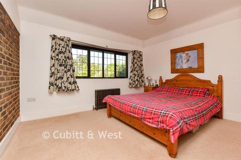 4 bedroom semi-detached house for sale, Hayes Cottages, Epsom KT18