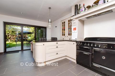 Hayes Cottages, Epsom KT18