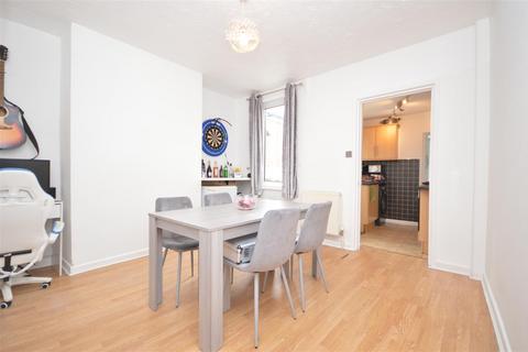 3 bedroom terraced house for sale, Longacre, Castleford