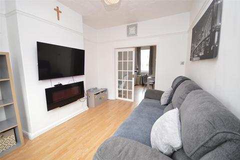 3 bedroom terraced house for sale, Longacre, Castleford
