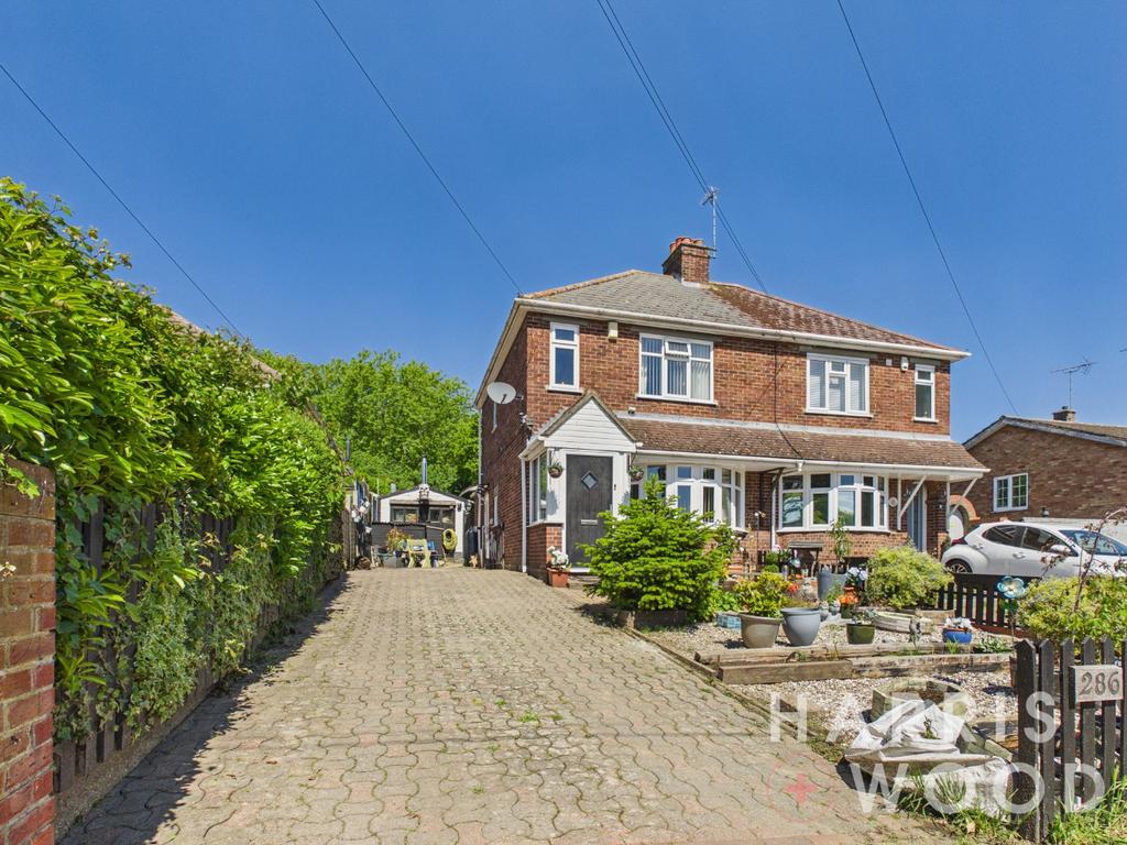 Harwich Road, Colchester, Essex, CO4 3 bed semi-detached house for sale ...