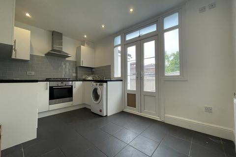 2 bedroom terraced house to rent, Ramillies Road, Sidcup, DA15