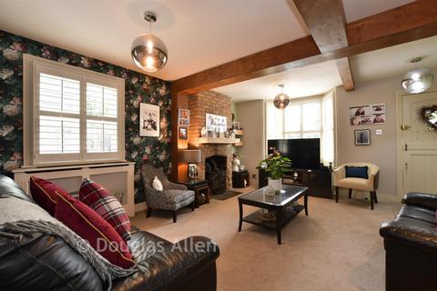 undefined, Doves Cottages, Chigwell IG7