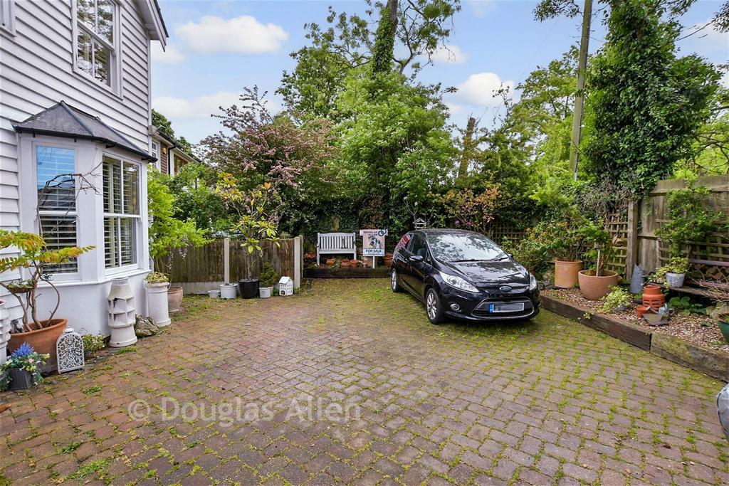 Driveway/Parking
