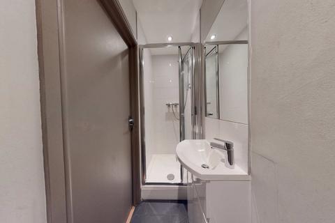 Studio to rent, Fordwych Road