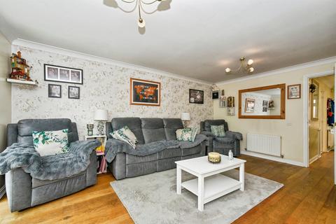 3 bedroom detached house for sale, Sawyer Road, Swindon