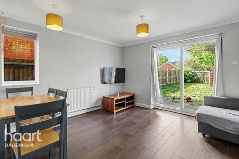 2 bedroom semi-detached house for sale, Martin Road, Dagenham