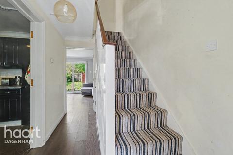 2 bedroom semi-detached house for sale, Martin Road, Dagenham