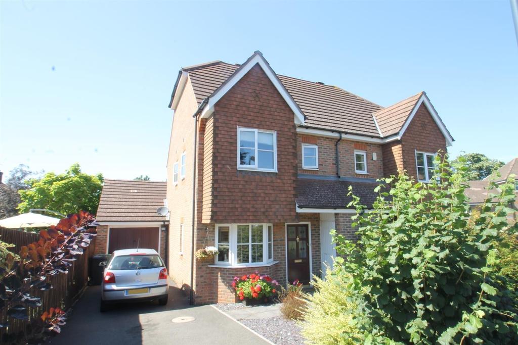 St. Francis Close, Penenden Heath, Maidstone 4 bed semidetached house