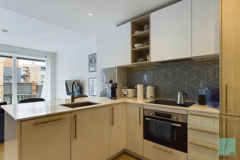 Studio to rent, Mary Neuner Road, London N8