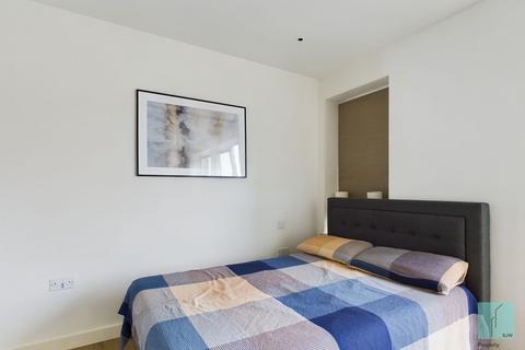 Studio to rent, Mary Neuner Road, London N8