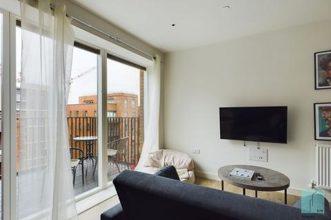 Studio to rent, Mary Neuner Road, London N8