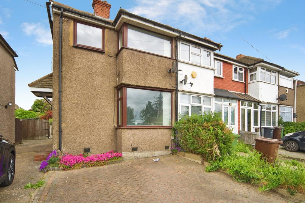 3 bedroom end of terrace house for sale