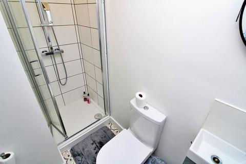 4 bedroom end of terrace house for sale, South Street, Rugby, Warwickshire, CV21 3SF