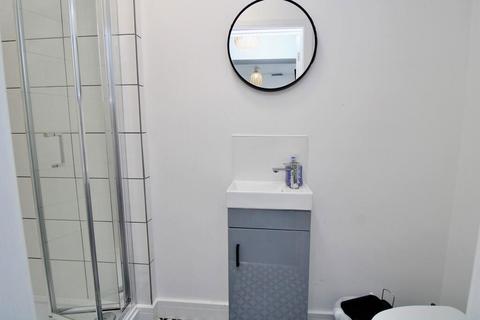 4 bedroom end of terrace house for sale, South Street, Rugby, Warwickshire, CV21 3SF