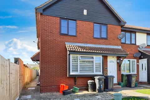 2 bedroom flat to rent, Firs Court, Basildon, SS16