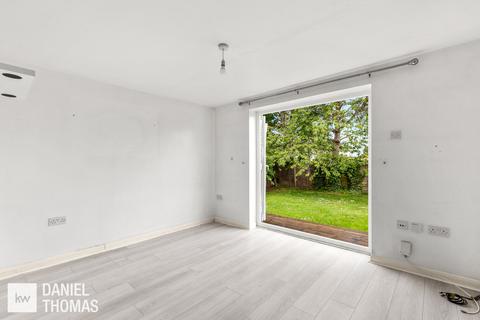 2 bedroom maisonette for sale, DANIEL THOMAS | Thornhill, Epping, CM16 6DN