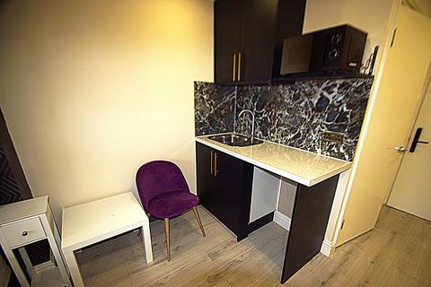 Studio to rent, Orchard Close, London, NW2