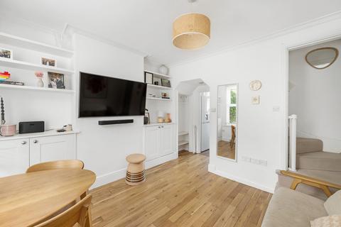2 bedroom terraced house to rent, Derinton Road, London, SW17