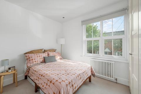 2 bedroom terraced house to rent, Derinton Road, London, SW17