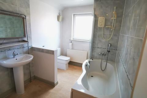 2 bedroom house to rent, Huxley Street, Northwich, CW8
