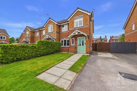 3 bedroom end of terrace house for sale, Harewood Close, Cheshire CW9