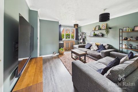 3 bedroom end of terrace house for sale, Harewood Close, Cheshire CW9