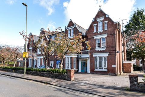 2 bedroom flat for sale, St. Cross Road, Forder Court, SO23
