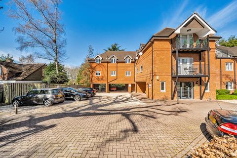 2 bedroom flat to rent, Monterey Court, West End SO18