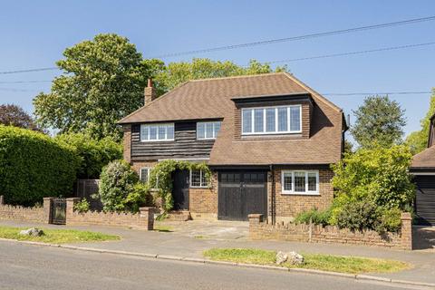 Lower Hampton Road, Sunbury-On-Thames TW16