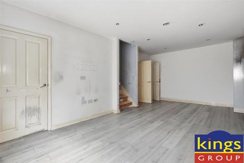 3 bedroom terraced house for sale, Beaumans Drive, London