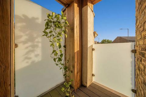 2 bedroom end of terrace house for sale, Harrow Road, London NW10